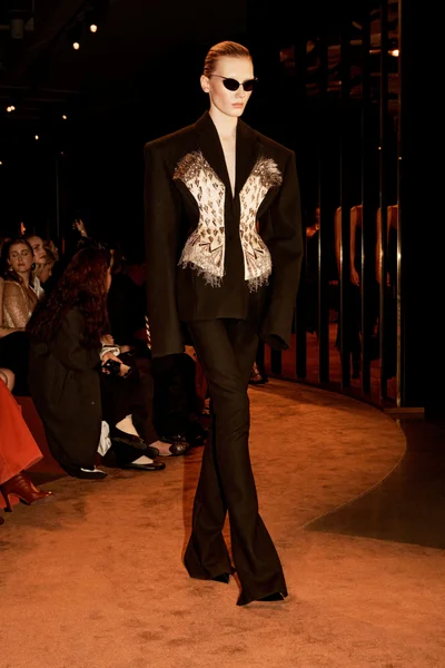 Look 37